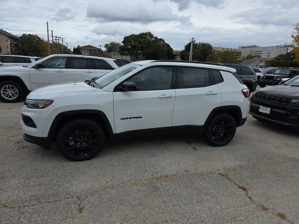 New 2026 Jeep Compass Latitude image 4