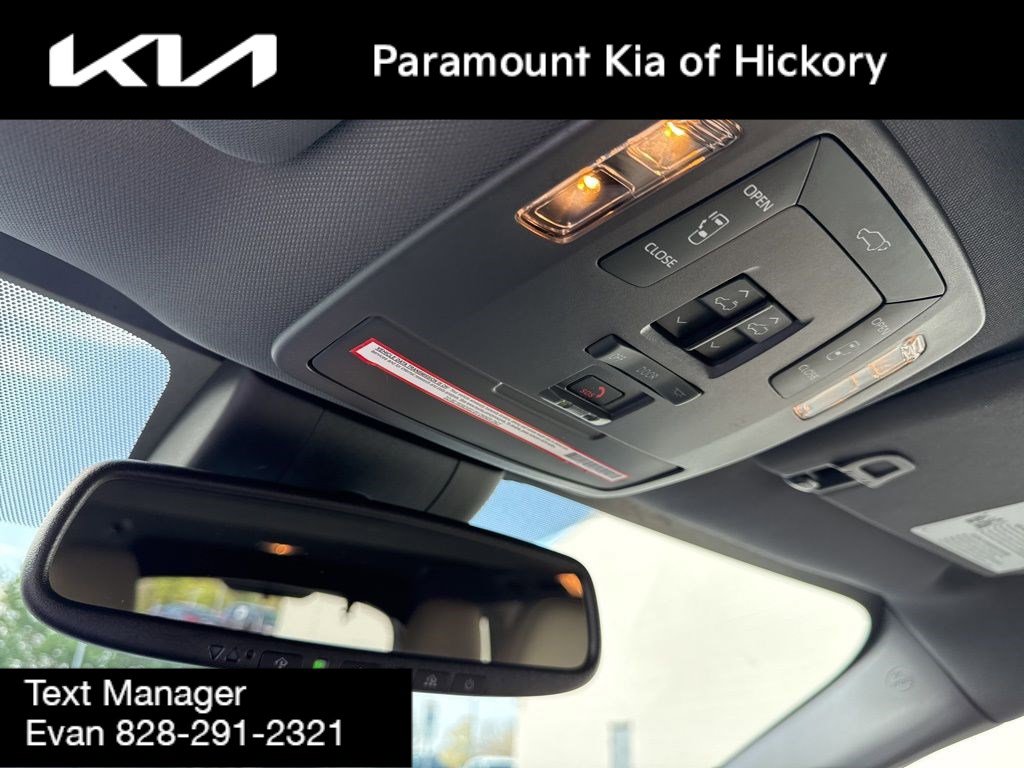 Used 2021 Toyota Sienna XLE image 29