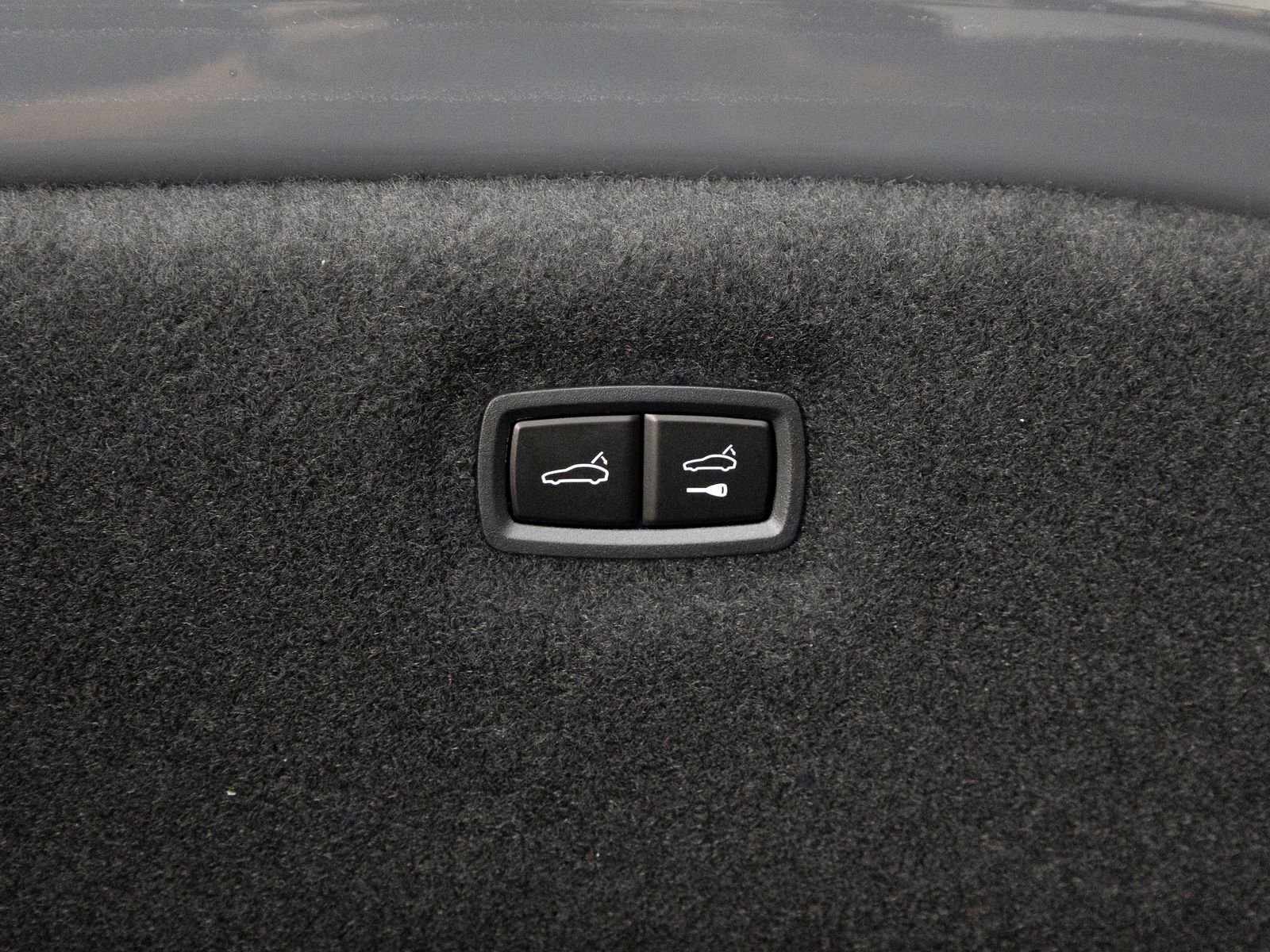 New 2026 Porsche Taycan image 30