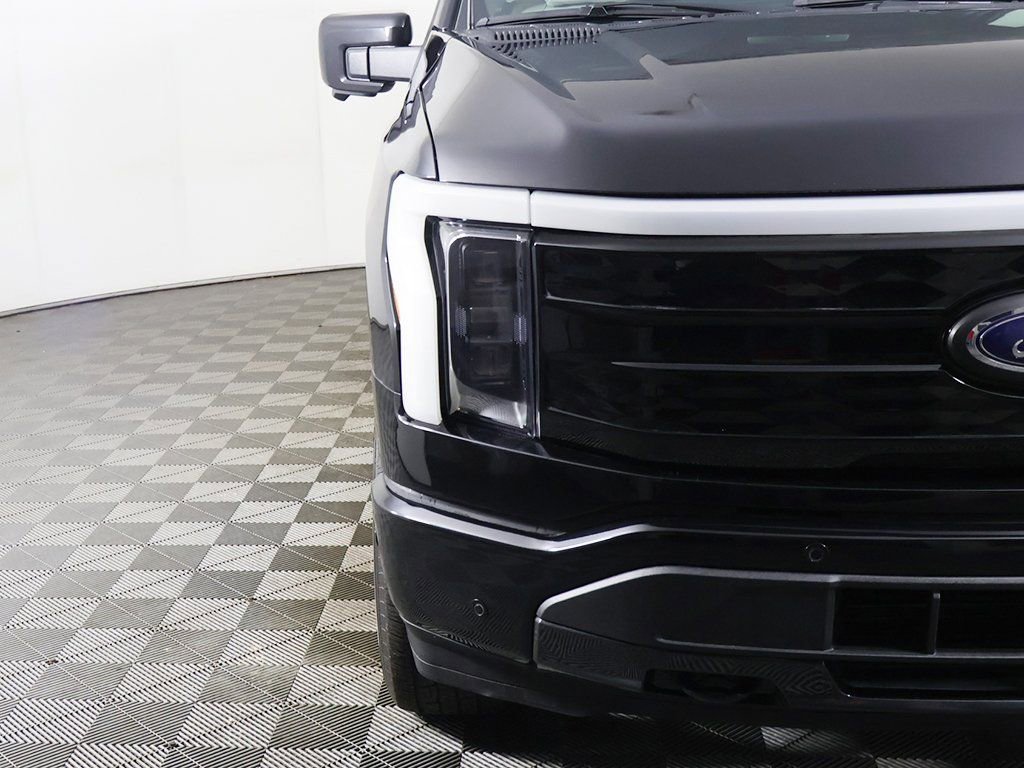 Used 2023 Ford F150 Lightning Platinum image 19