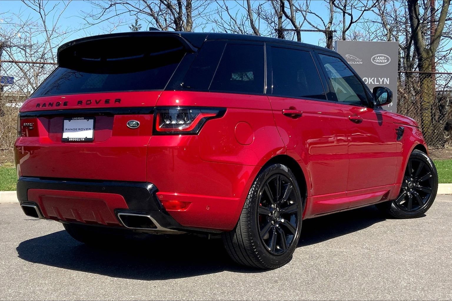 Used 2022 Land Rover Range Rover Sport HST image 12