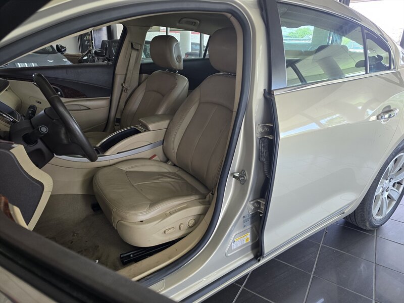 Used 2010 Buick LaCrosse CXL FWD image 9