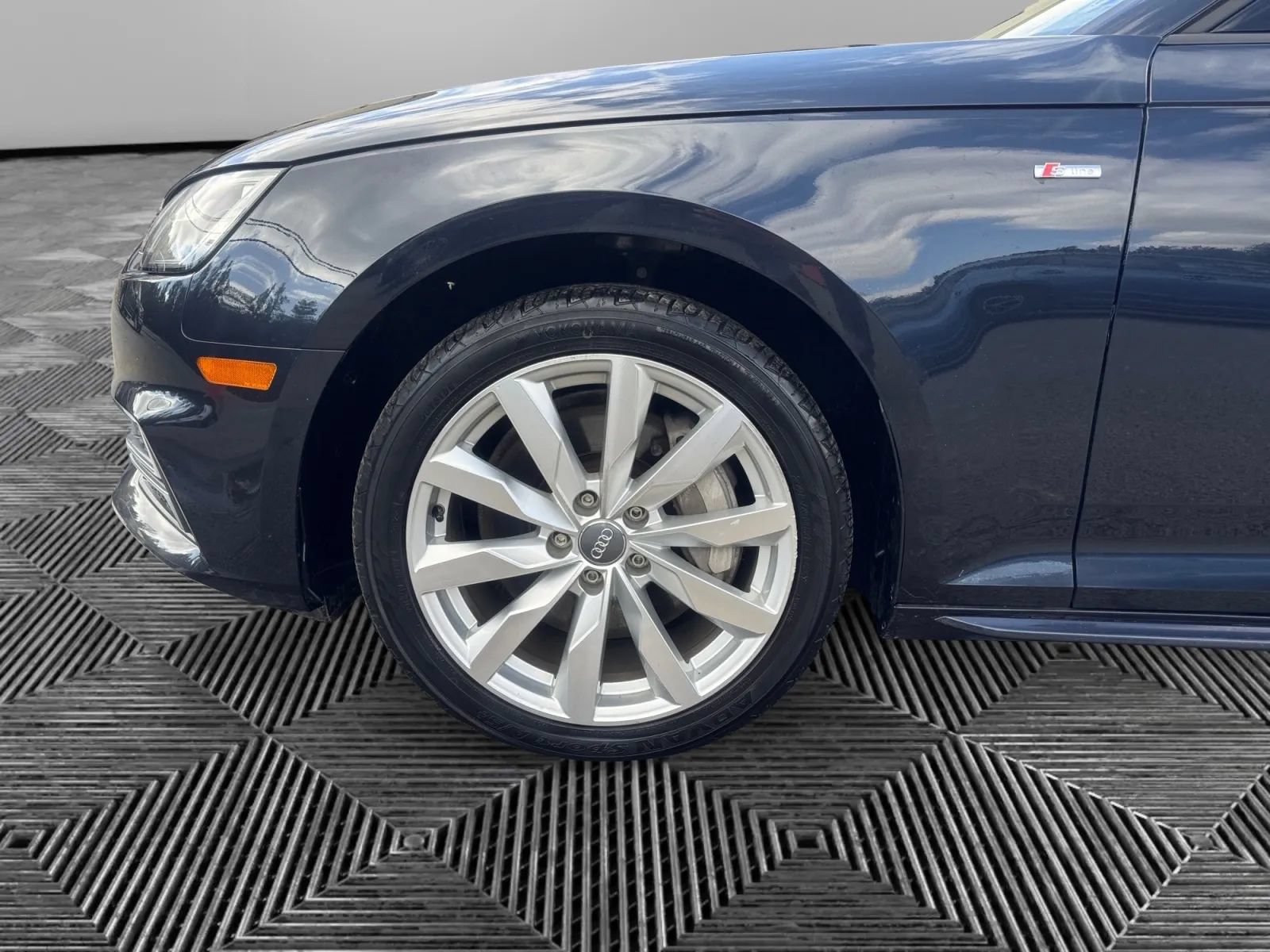 Used 2018 Audi A4 2.0T Premium w/ Convenience Package AWD/4WD image 9