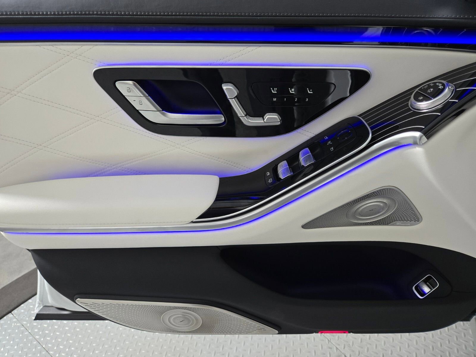 Used 2026 Mercedes-Benz Maybach S 680 4MATIC image 24