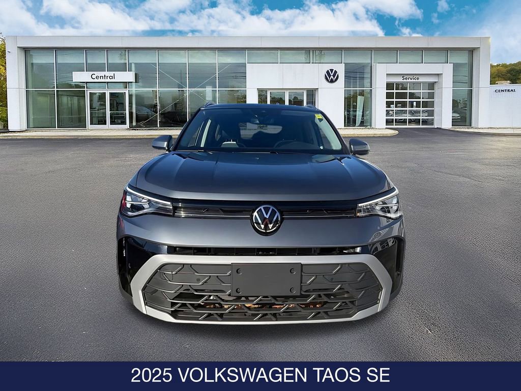 Used 2025 Volkswagen Taos SE image 3