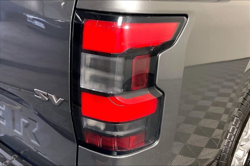 Used 2023 Nissan Frontier SV image 39