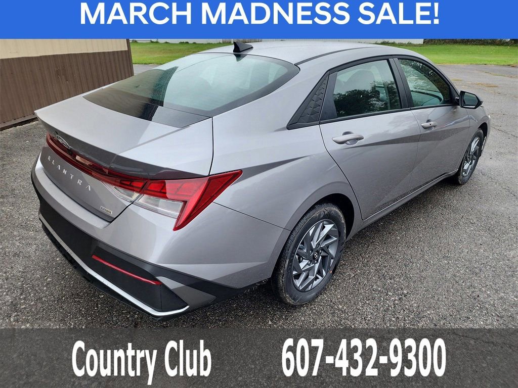 New 2025 Hyundai Elantra Blue image 8