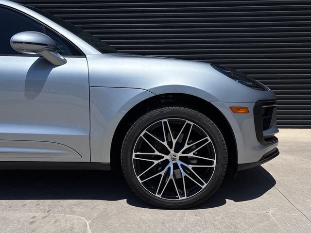Certified 2026 Porsche Macan AWD/4WD image 11