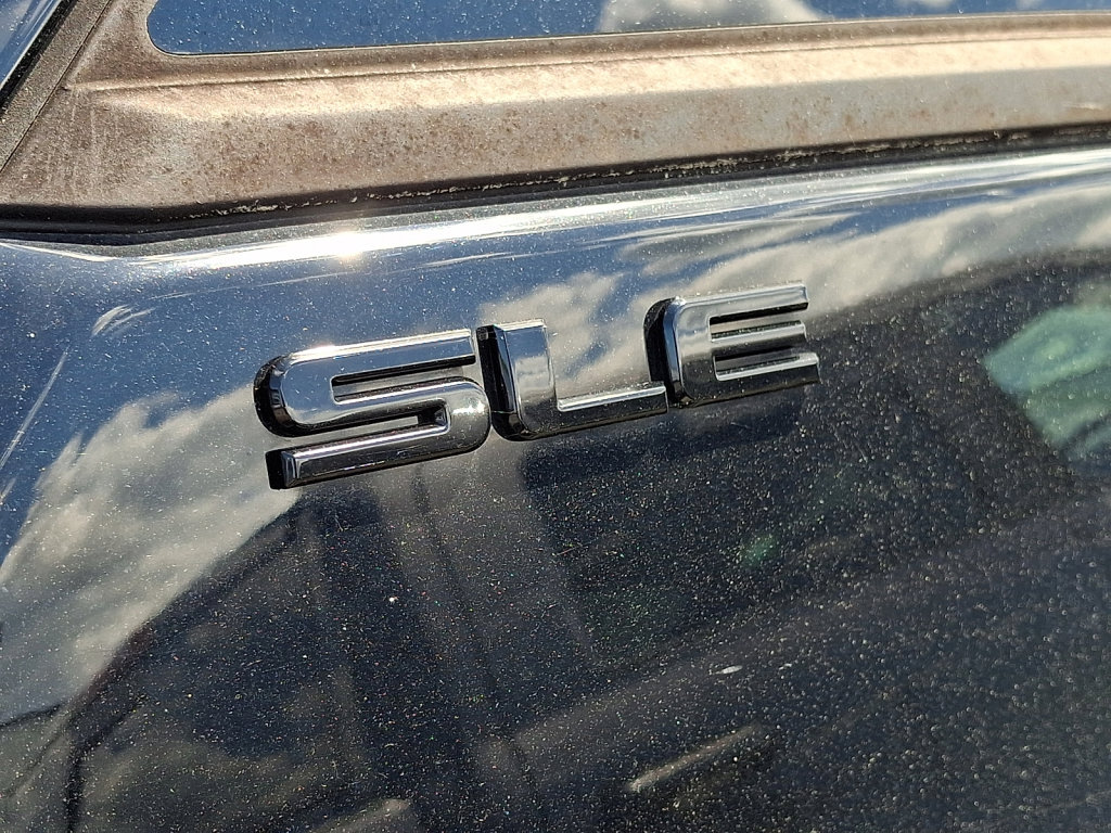 Used 2020 GMC Terrain SLE w/ Driver Convenience Package AWD/4WD image 4
