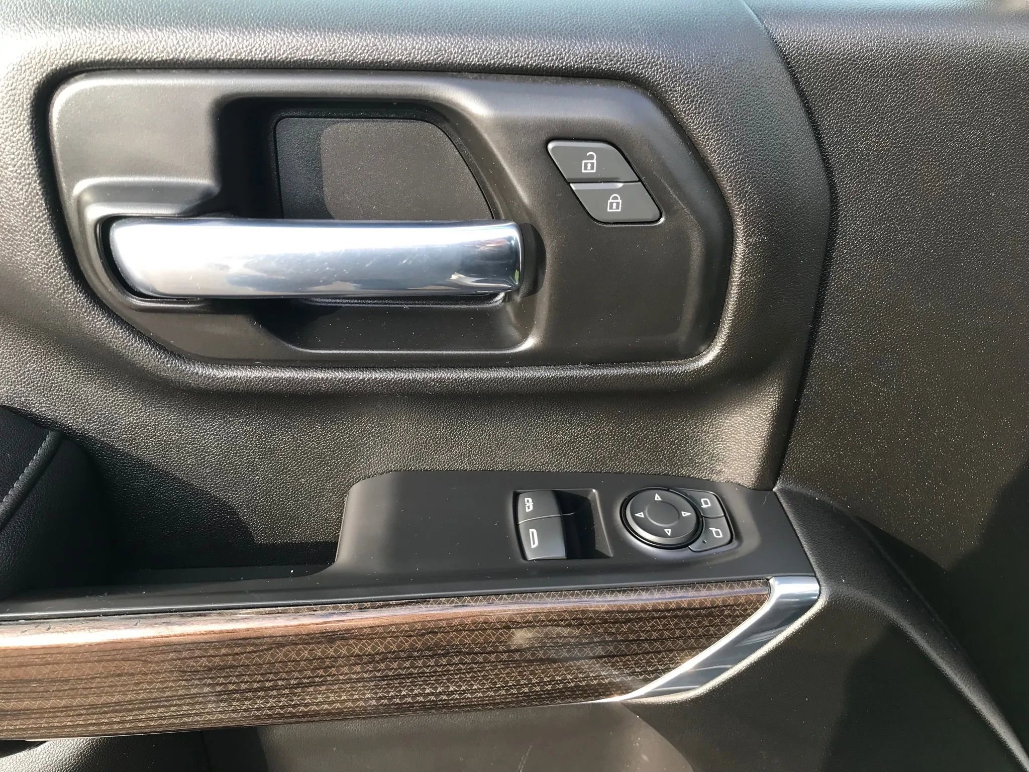 Used 2022 Chevrolet Silverado 3500 LT w/ Convenience Package image 10