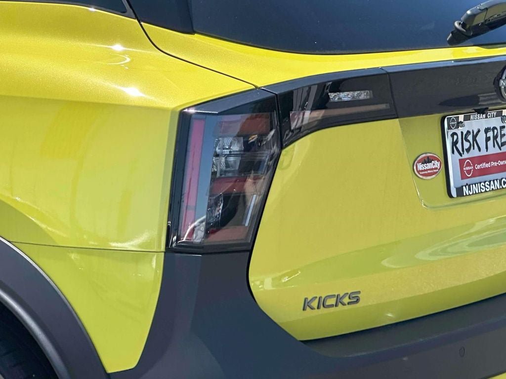 Used 2025 Nissan Kicks SR AWD/4WD image 9