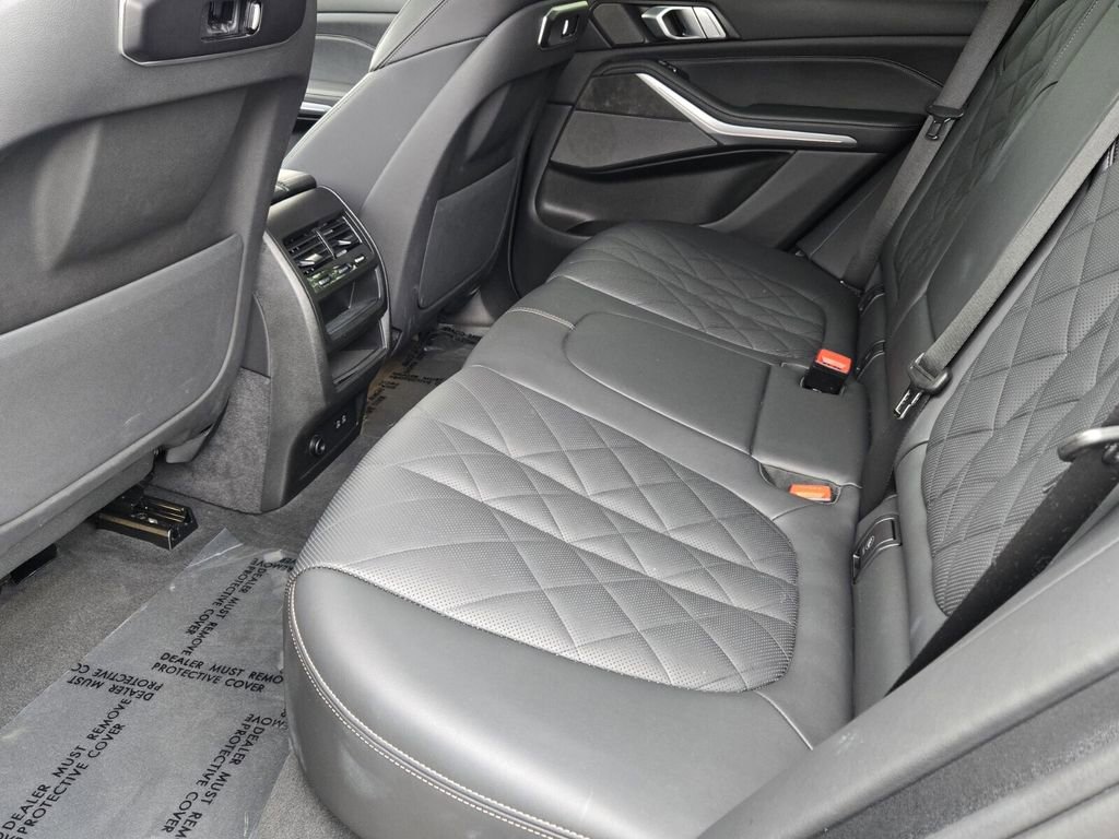 Used 2025 BMW X5 xDrive50e image 12