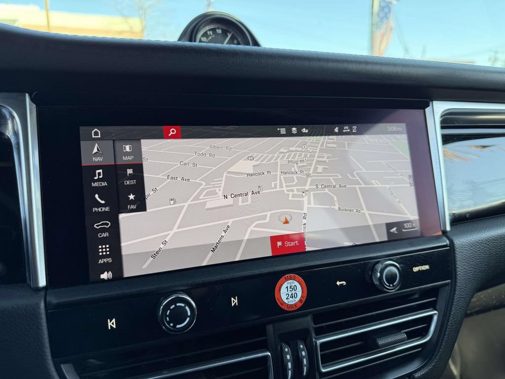 Used 2022 Porsche Macan S AWD/4WD image 33