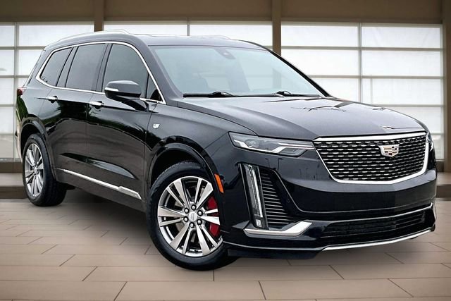 Used 2022 Cadillac XT6 Premium Luxury w/ Technology Package FWD image 12