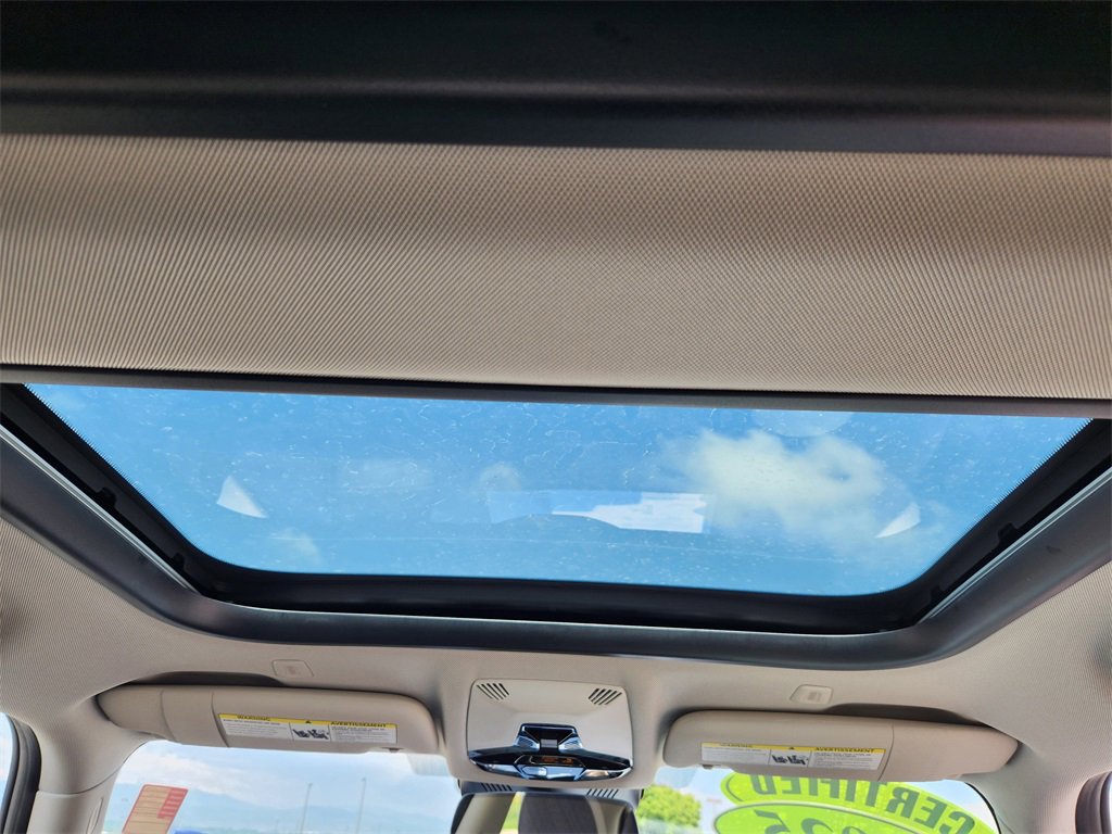 Used 2025 MINI Cooper 2-Door Hardtop image 22