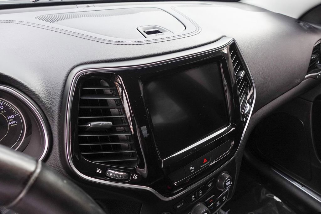 Used 2019 Jeep Cherokee Limited w/ Trailer Tow Group image 21