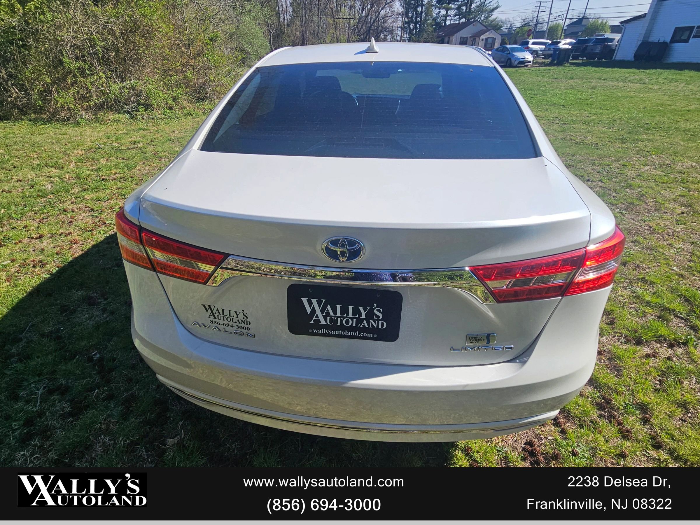 Used 2015 Toyota Avalon Limited FWD image 15