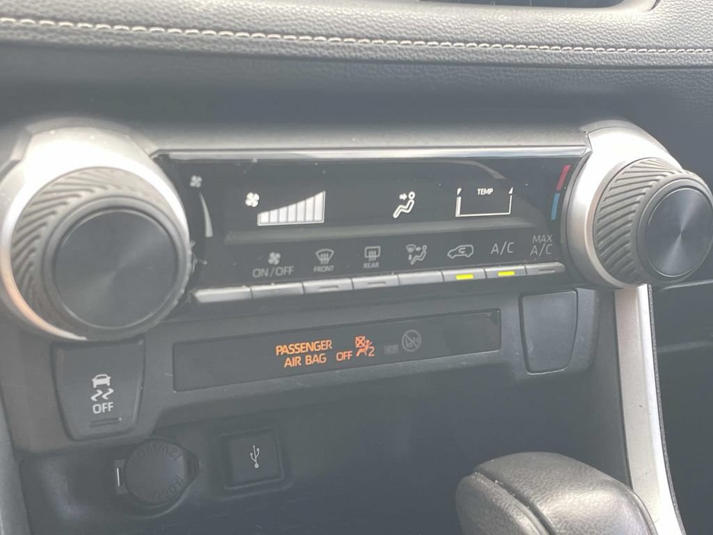 Used 2022 Toyota RAV4 LE FWD image 16