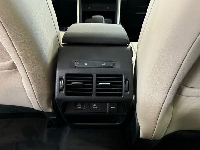 New 2024 Land Rover Discovery Sport S image 25