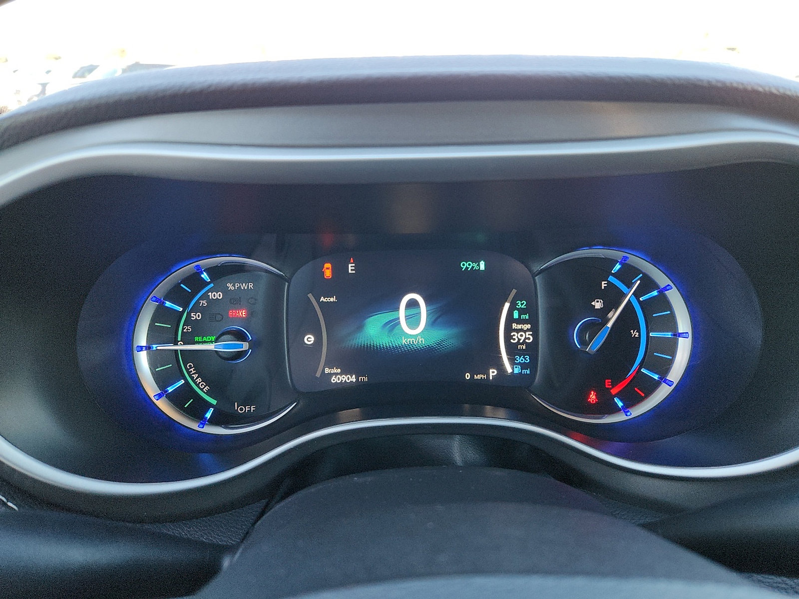 Used 2024 Chrysler Pacifica Select image 17