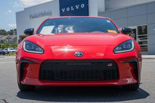 Used 2024 Toyota GR86 RWD image 2