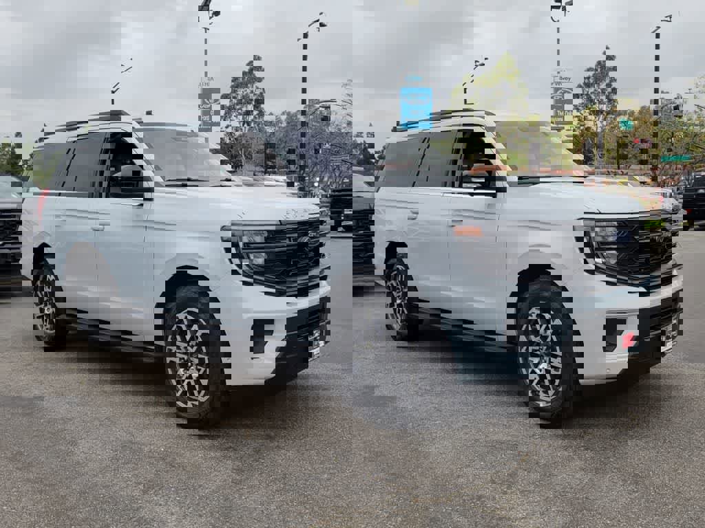 Used 2025 Ford Expedition Max Active image 9
