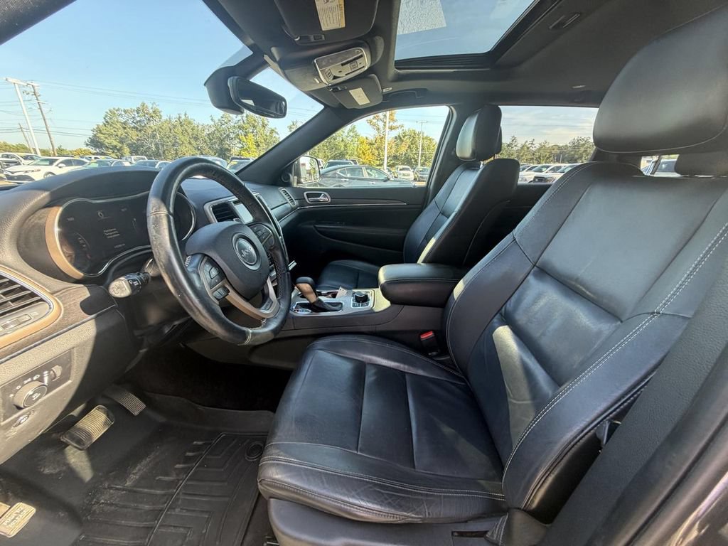 Used 2017 Jeep Grand Cherokee Limited AWD/4WD image 8