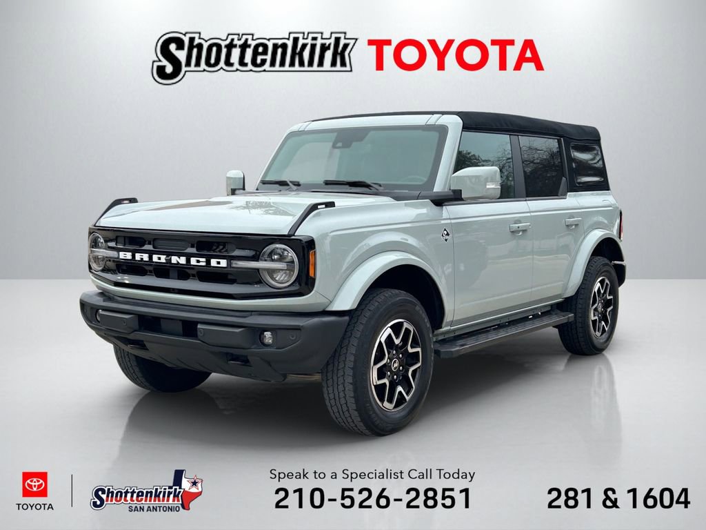 Used 2023 Ford Bronco Outer Banks image 1