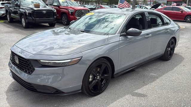 Used 2025 Honda Accord Sport image 3