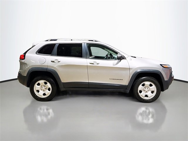 Used 2018 Jeep Cherokee Trailhawk w/ Cold Weather Group image 6