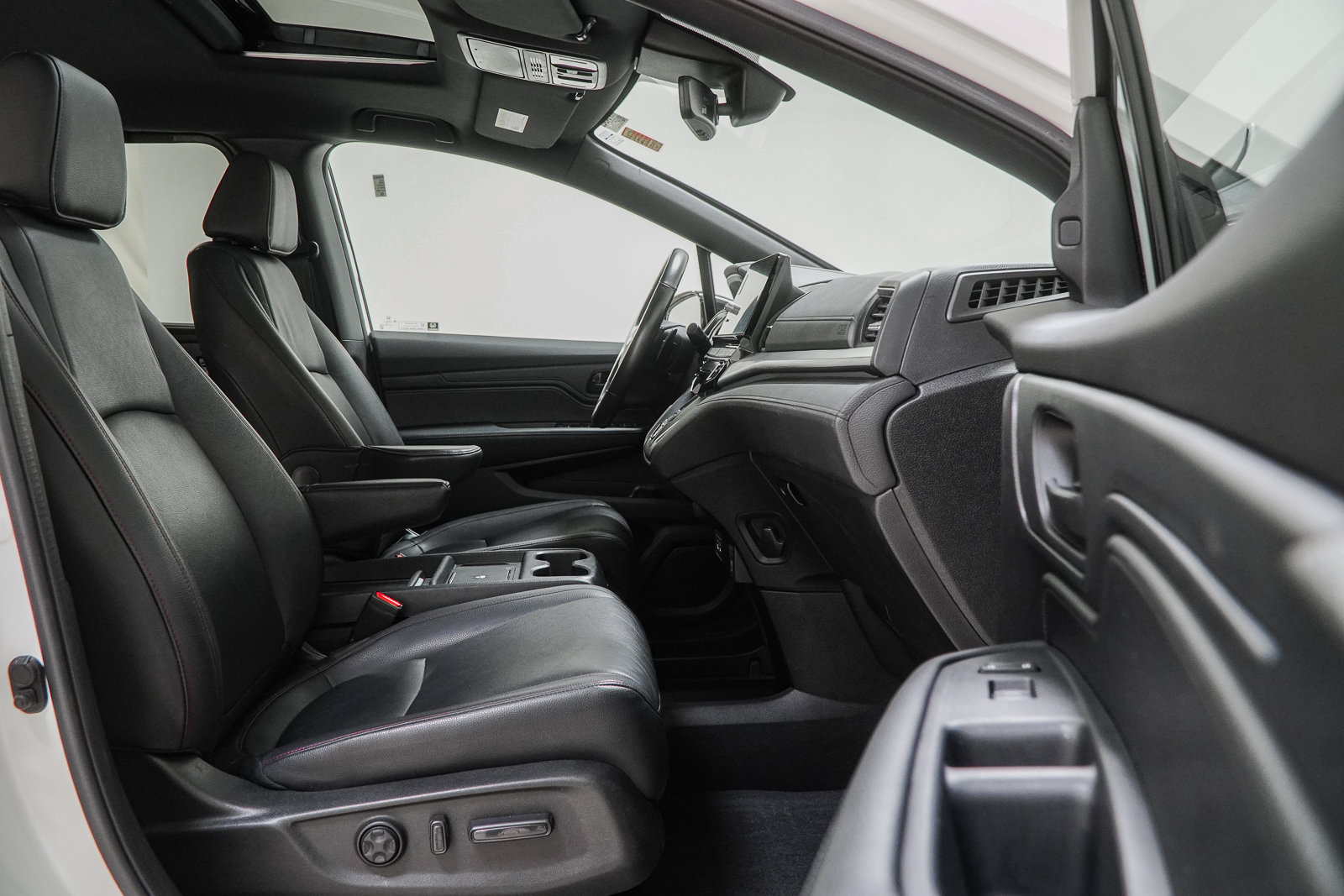 Used 2025 Honda Odyssey Sport-L image 39