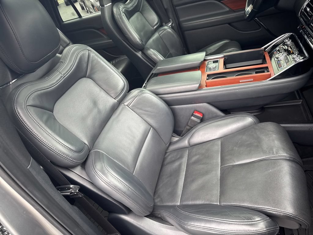 Used 2022 Lincoln Navigator Reserve AWD/4WD image 40