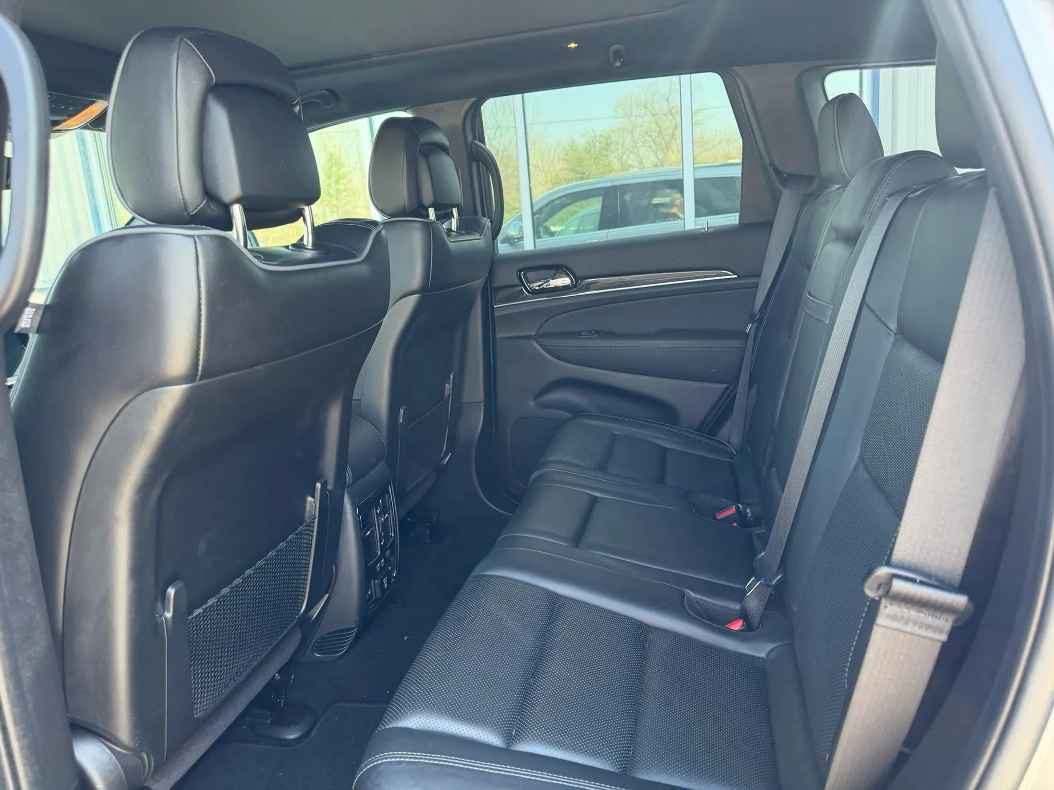 Used 2019 Jeep Grand Cherokee Overland image 8