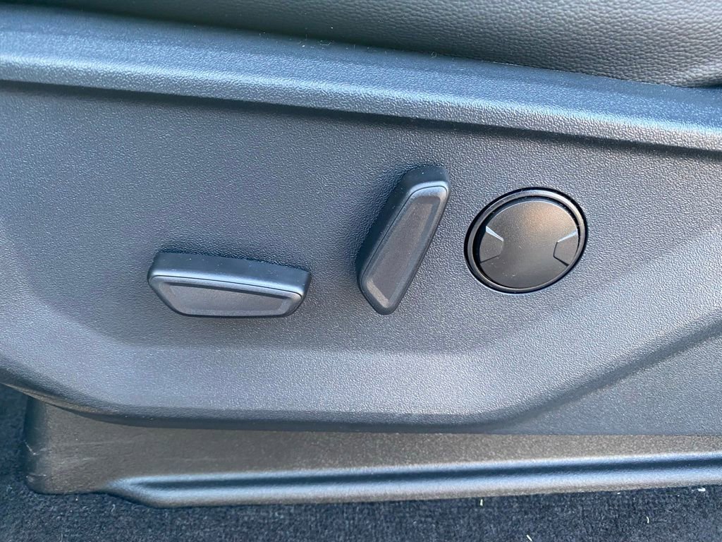 New 2026 Ford F350 Lariat w/ Chrome Package image 15