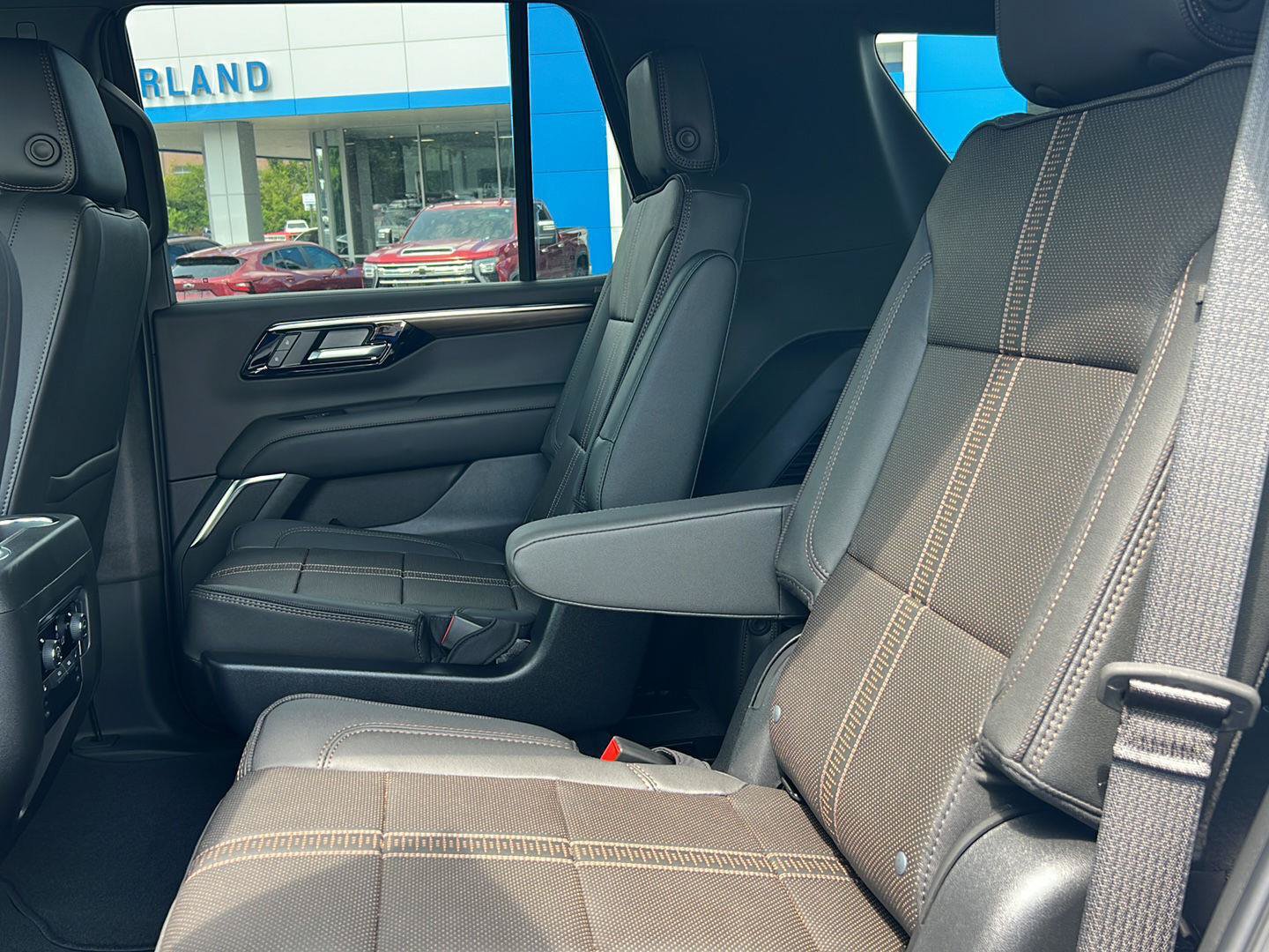 New 2026 Chevrolet Tahoe High Country AWD/4WD image 36