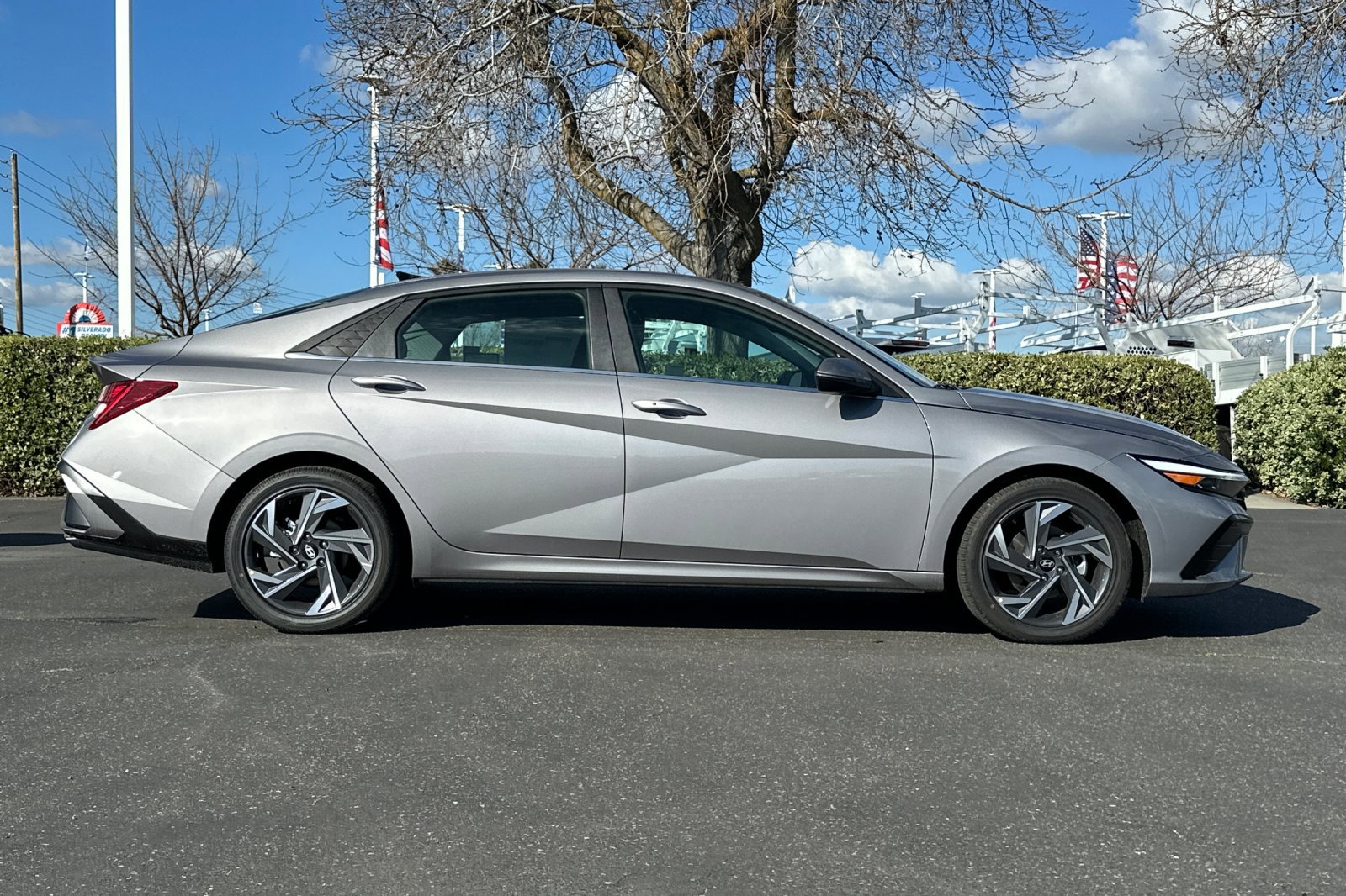 New 2026 Hyundai Elantra Limited w/ Cargo Package FWD image 3