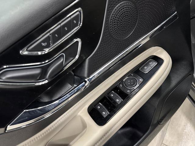 Used 2025 Lincoln Corsair Reserve image 28