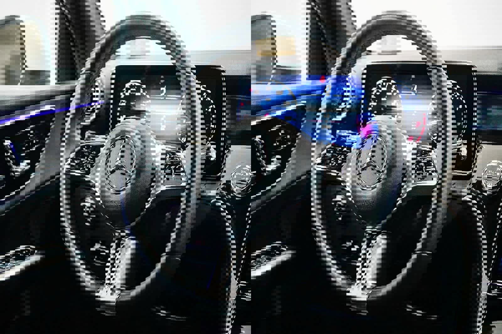 Used 2025 Mercedes-Benz GLC 300 image 14