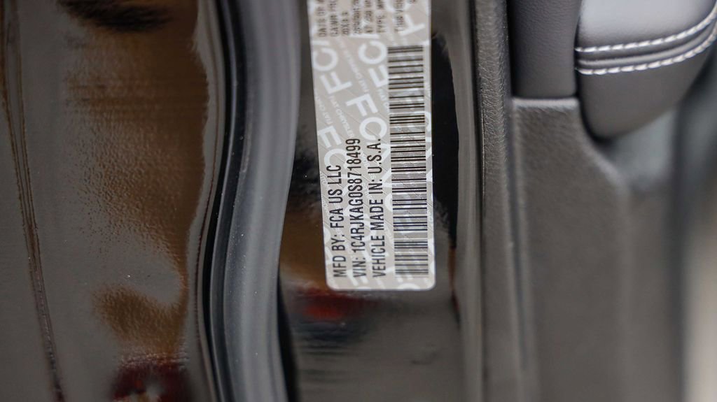 New 2025 Jeep Grand Cherokee L Altitude image 30