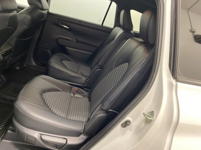Used 2023 Toyota Highlander XSE AWD/4WD image 29