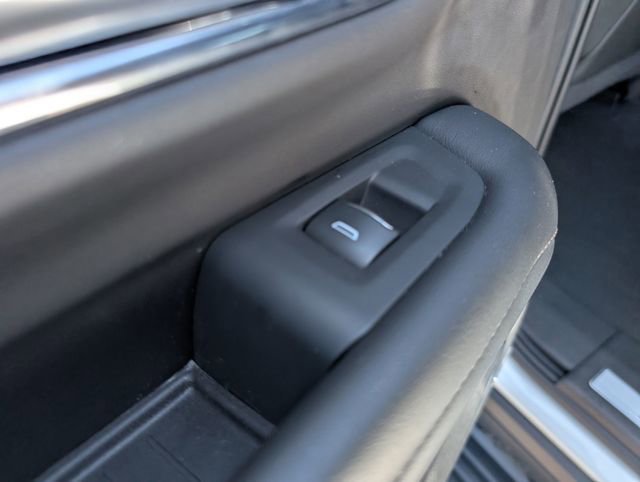 Used 2022 Chevrolet Tahoe High Country image 11