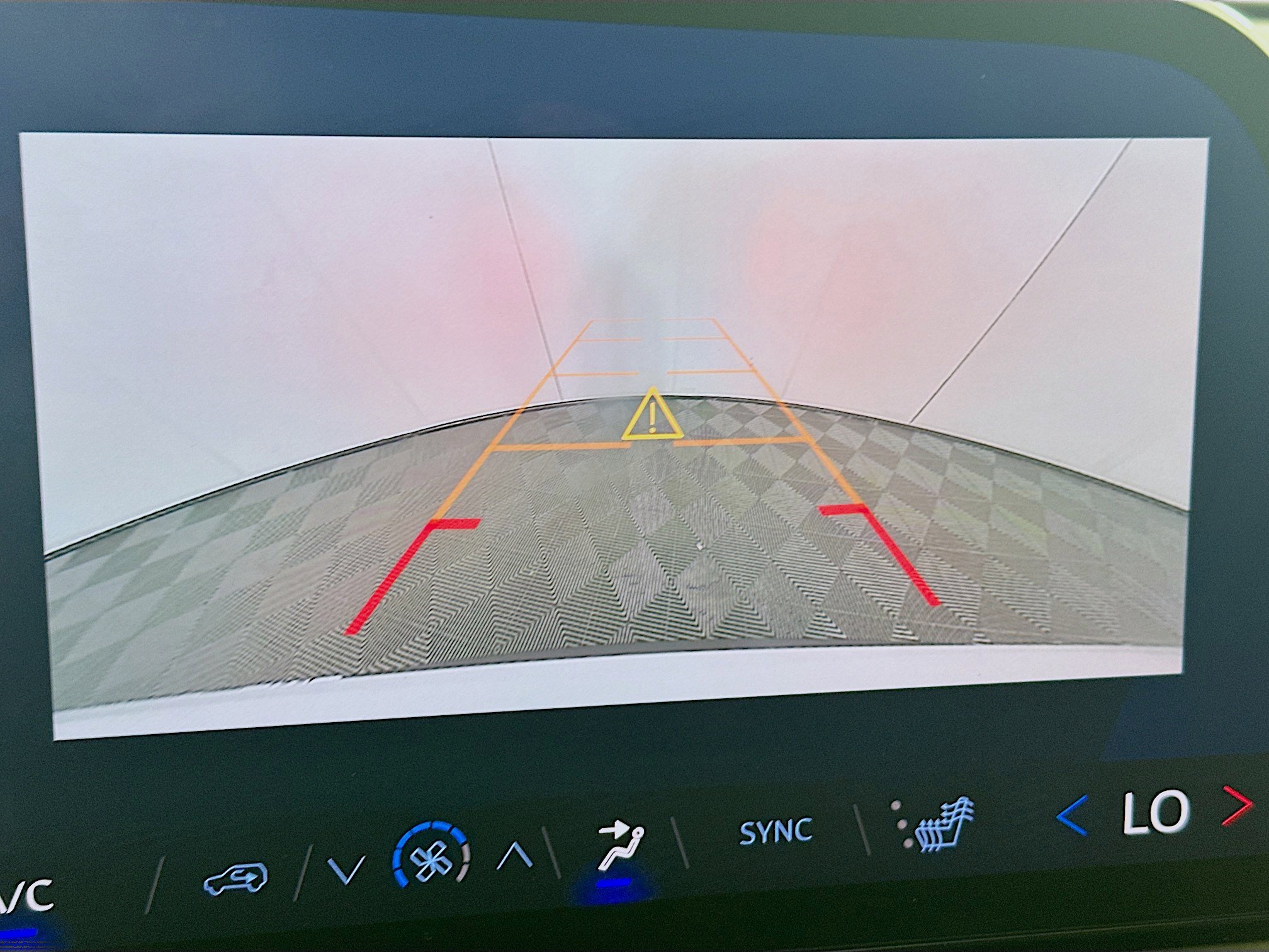 Used 2025 Chevrolet Traverse LT image 23