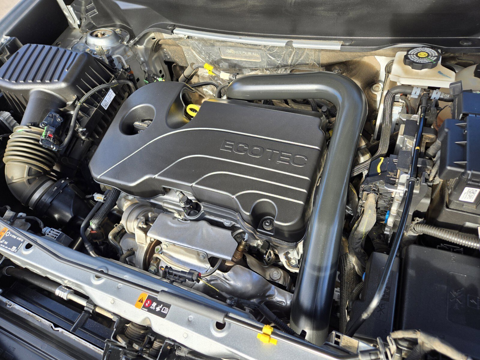 Used 2023 Chevrolet Equinox RS w/ RS Leather Package image 16