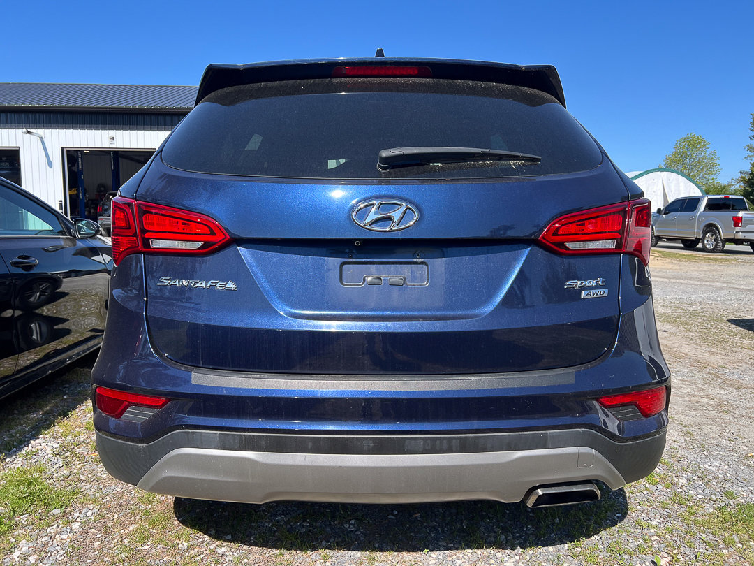 Used 2017 Hyundai Santa Fe Sport AWD/4WD image 3