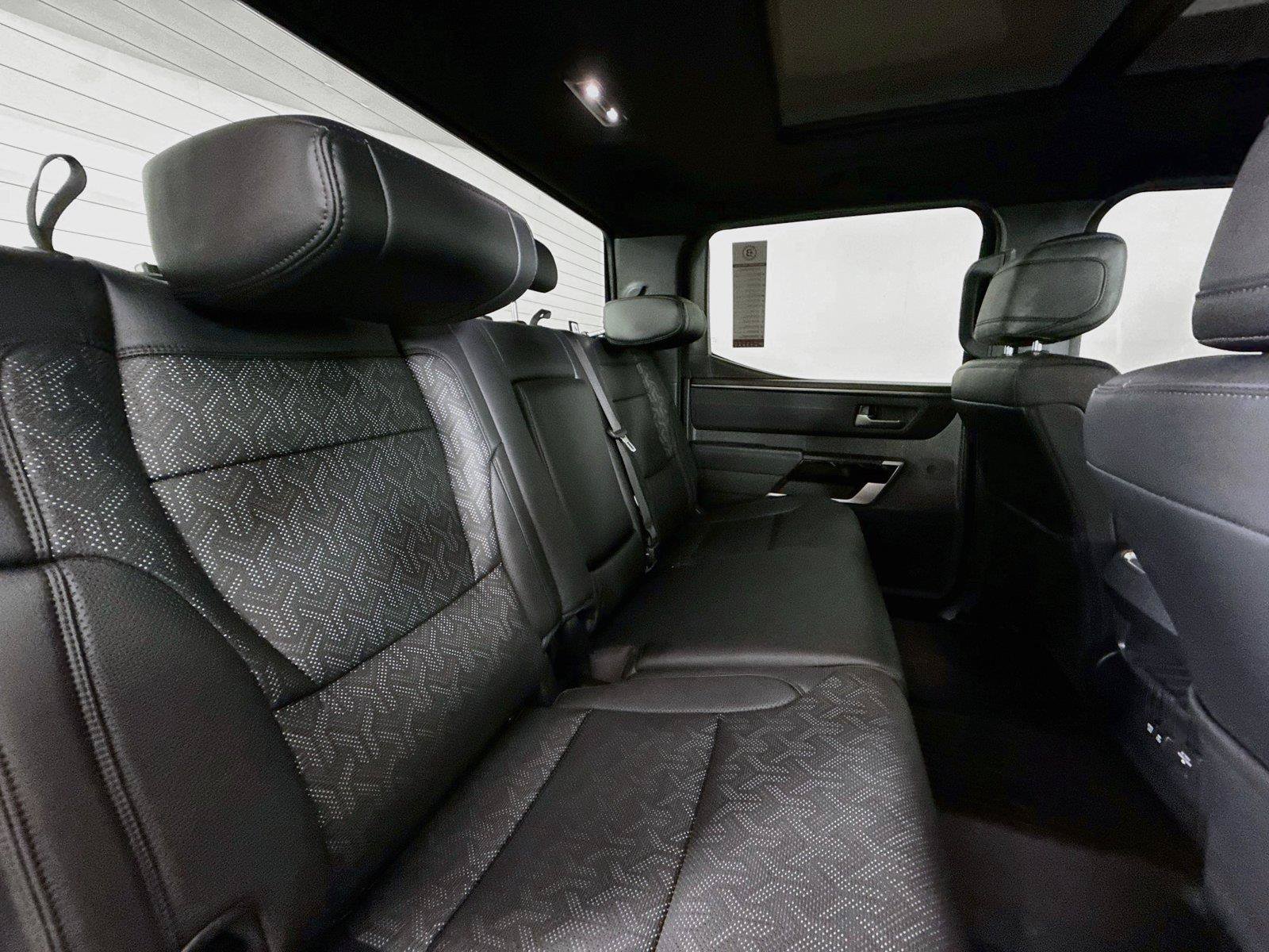 Used 2025 Toyota Tundra Limited AWD/4WD image 42