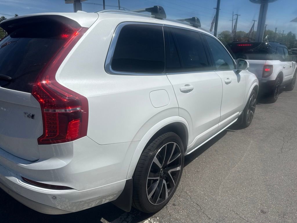 Used 2022 Volvo XC90 T6 Momentum w/ Advanced Package AWD/4WD image 5