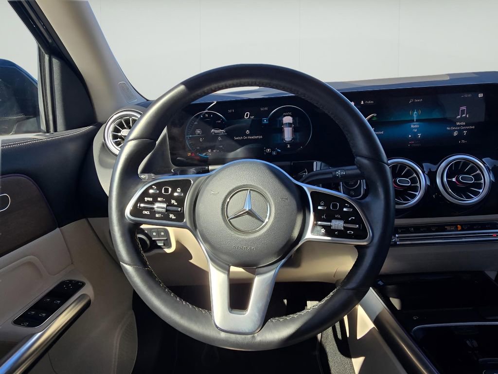 Used 2022 Mercedes-Benz GLA 250 4MATIC w/ Premium Package Lite image 16