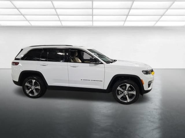 Used 2022 Jeep Grand Cherokee Limited 4xe AWD/4WD image 3
