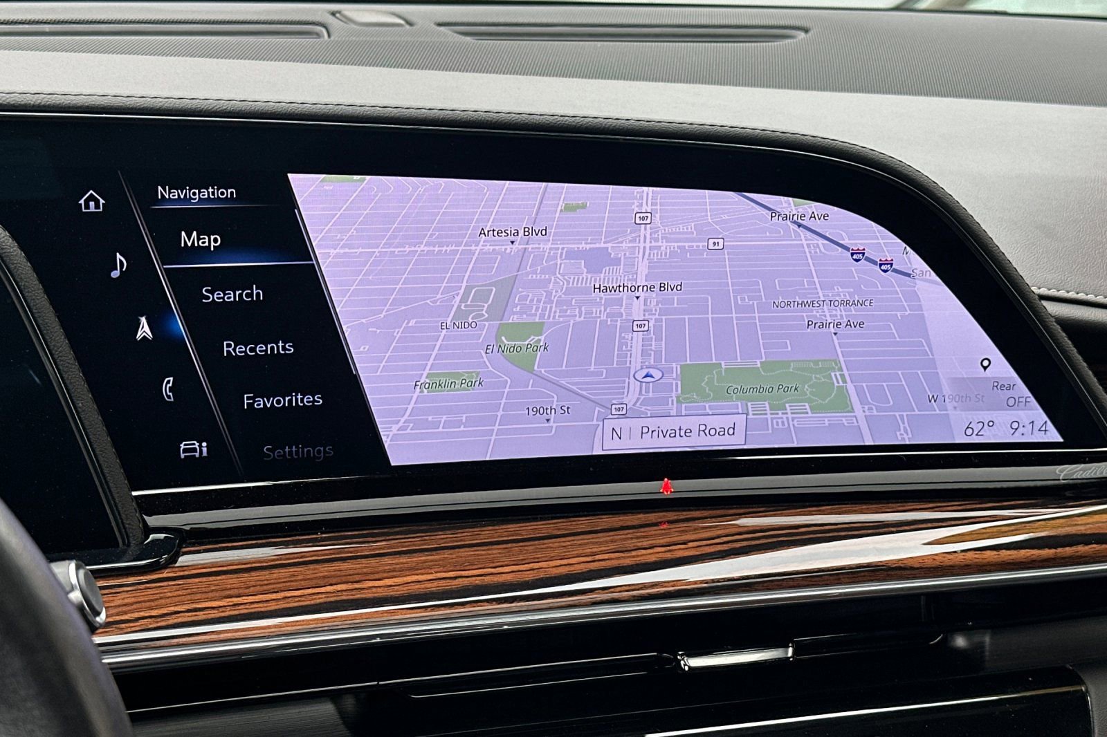 Used 2024 Cadillac Escalade ESV Premium Luxury w/ Performance Package image 28