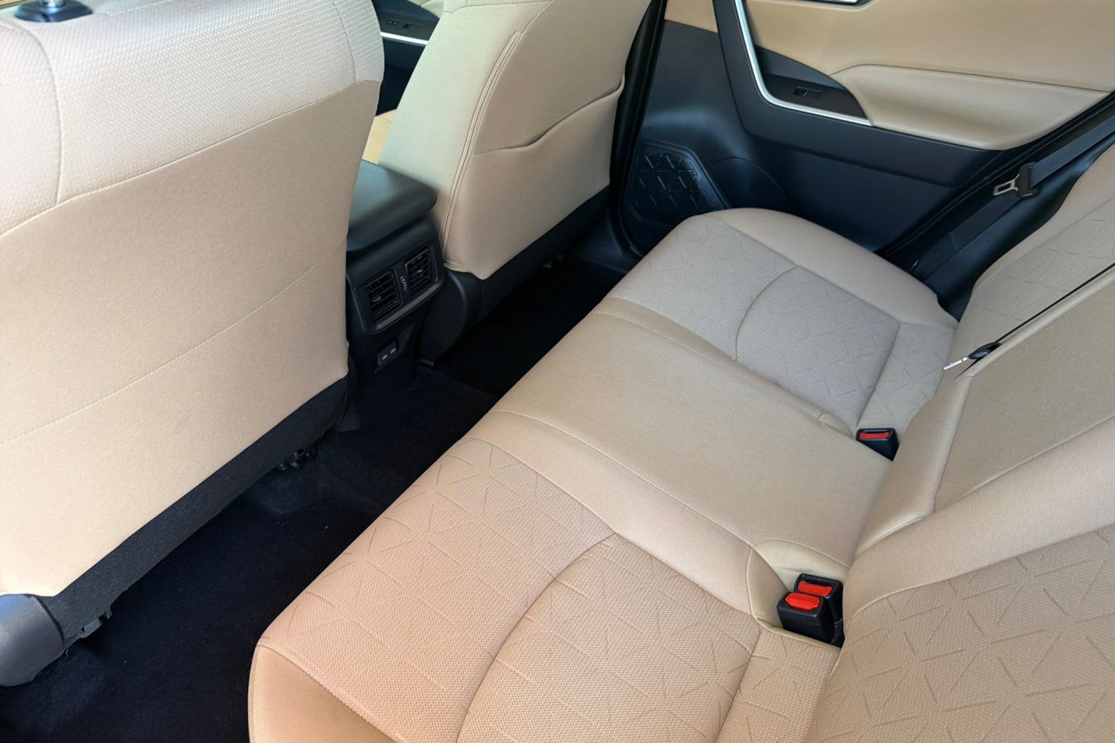 Certified 2024 Toyota RAV4 XLE w/ Weather Package AWD/4WD image 15
